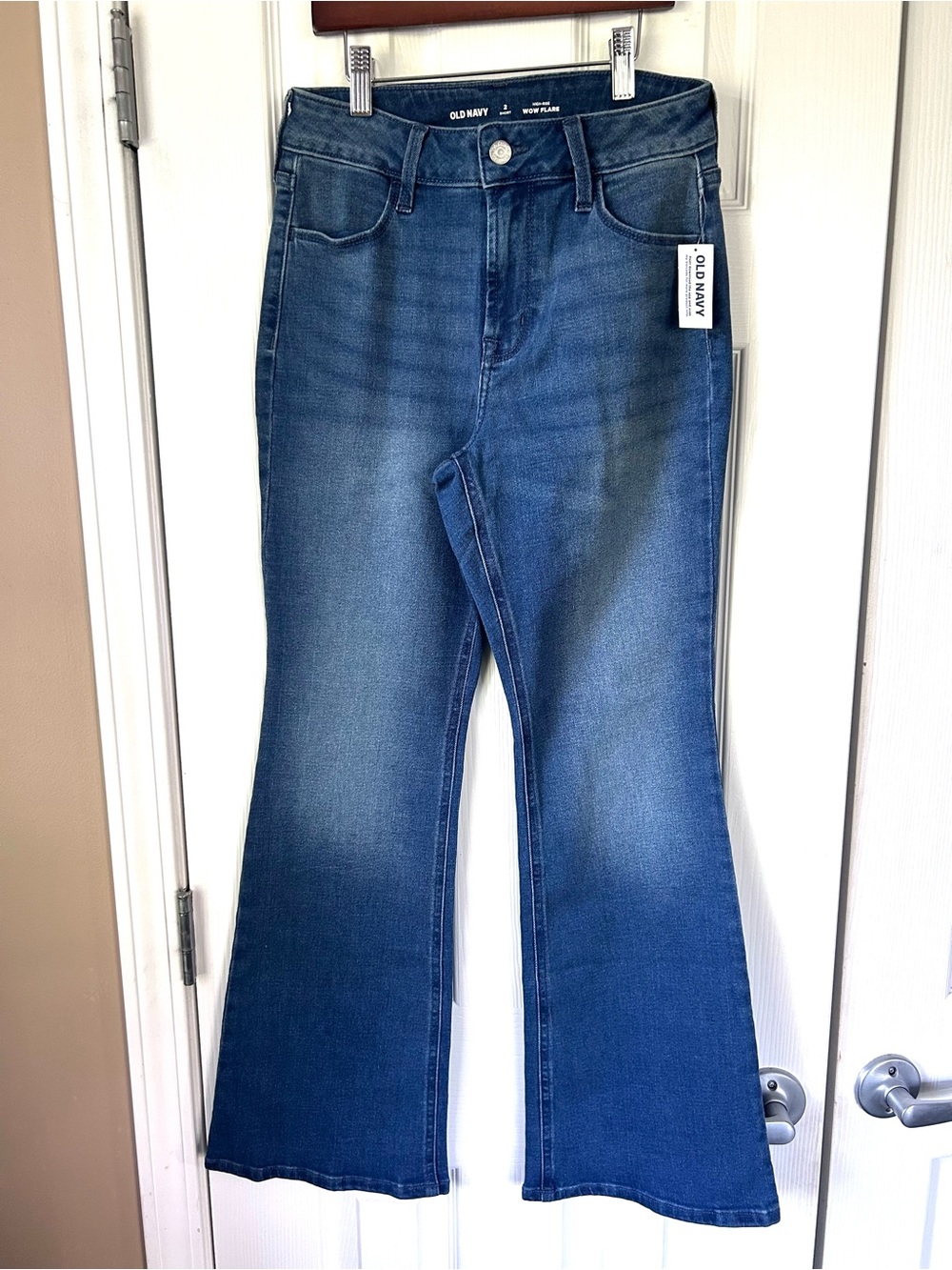 Old Navy High-Rise WOW Flare Jeans NWT Size 2 Short
